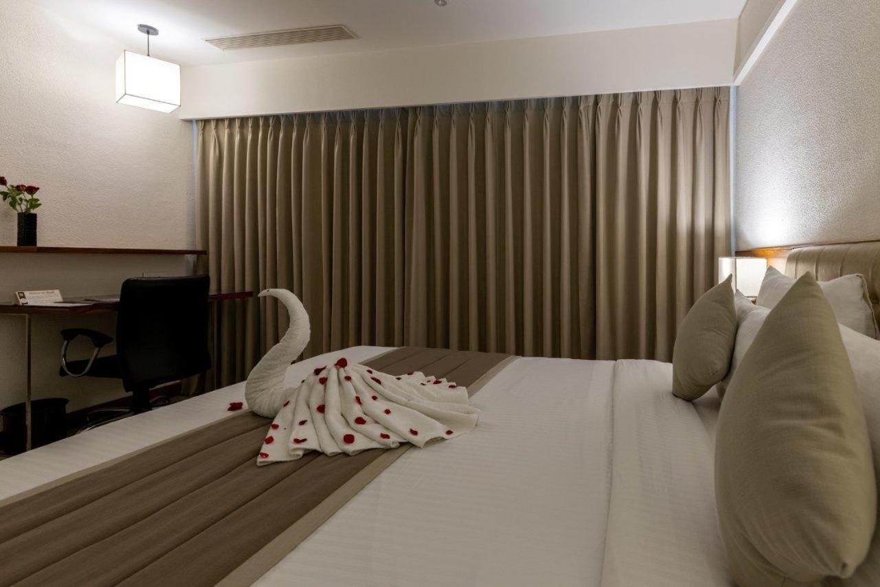 The Central Park Pune Extérieur photo