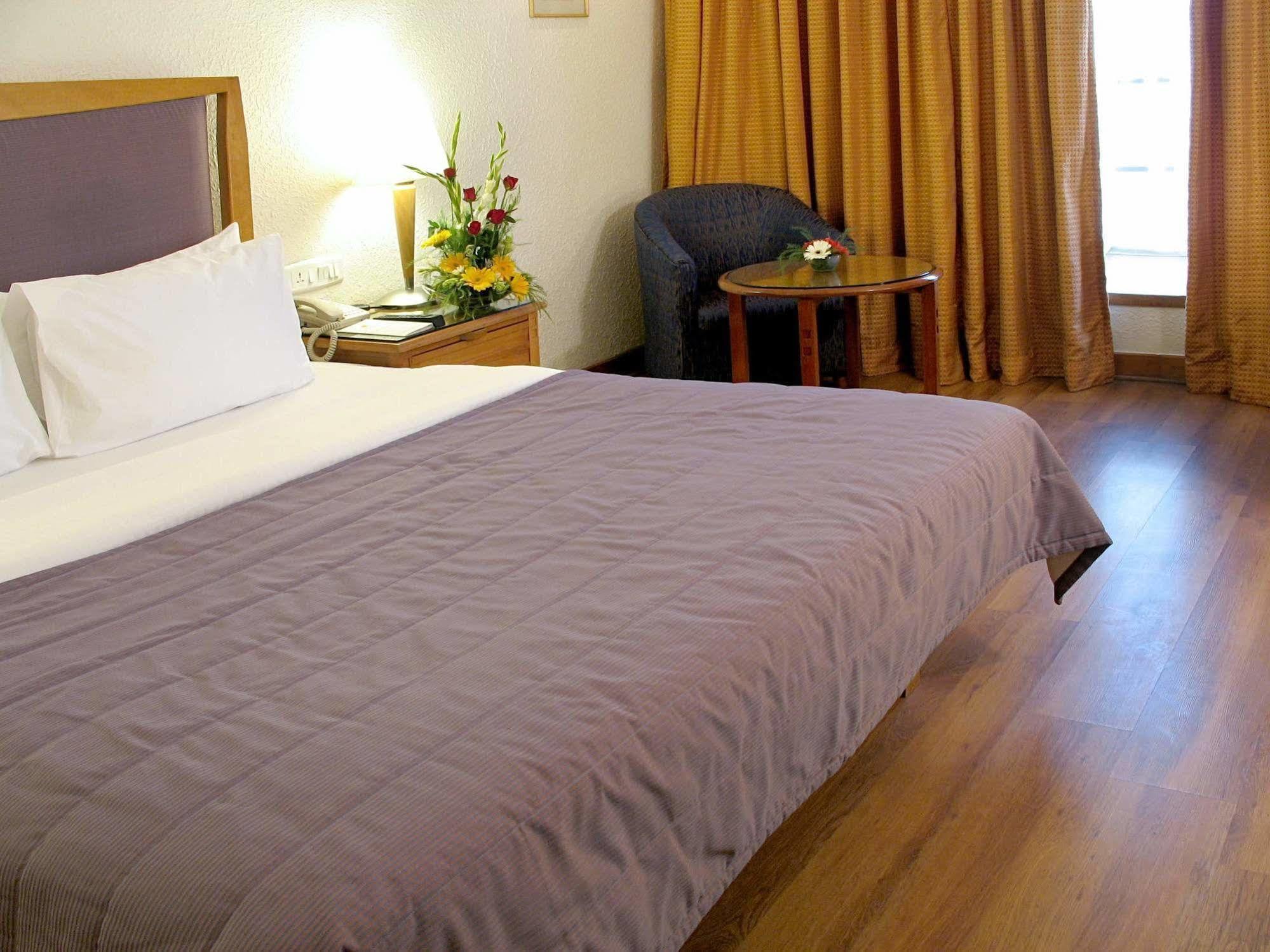 The Central Park Pune Extérieur photo